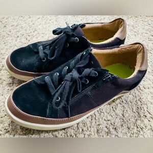 Vionic Black and Brown Women's Shoes